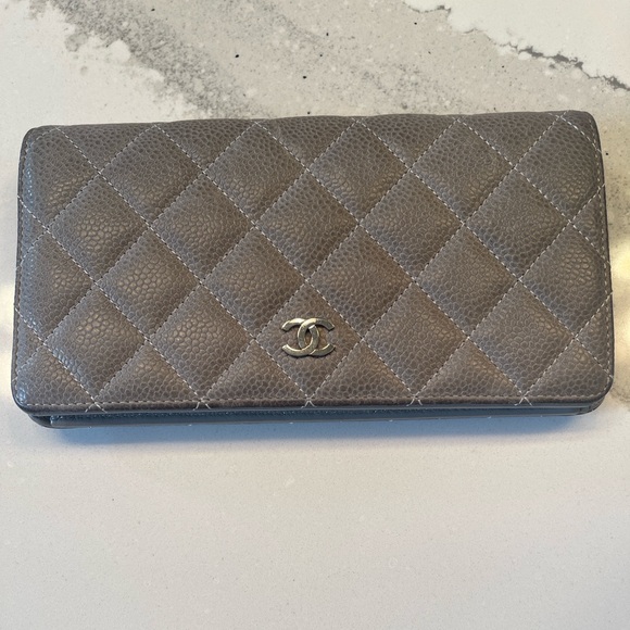 New Chanel Concrete Grey Caviar Wallet Comes with authenticity card. - Picture 2 of 11